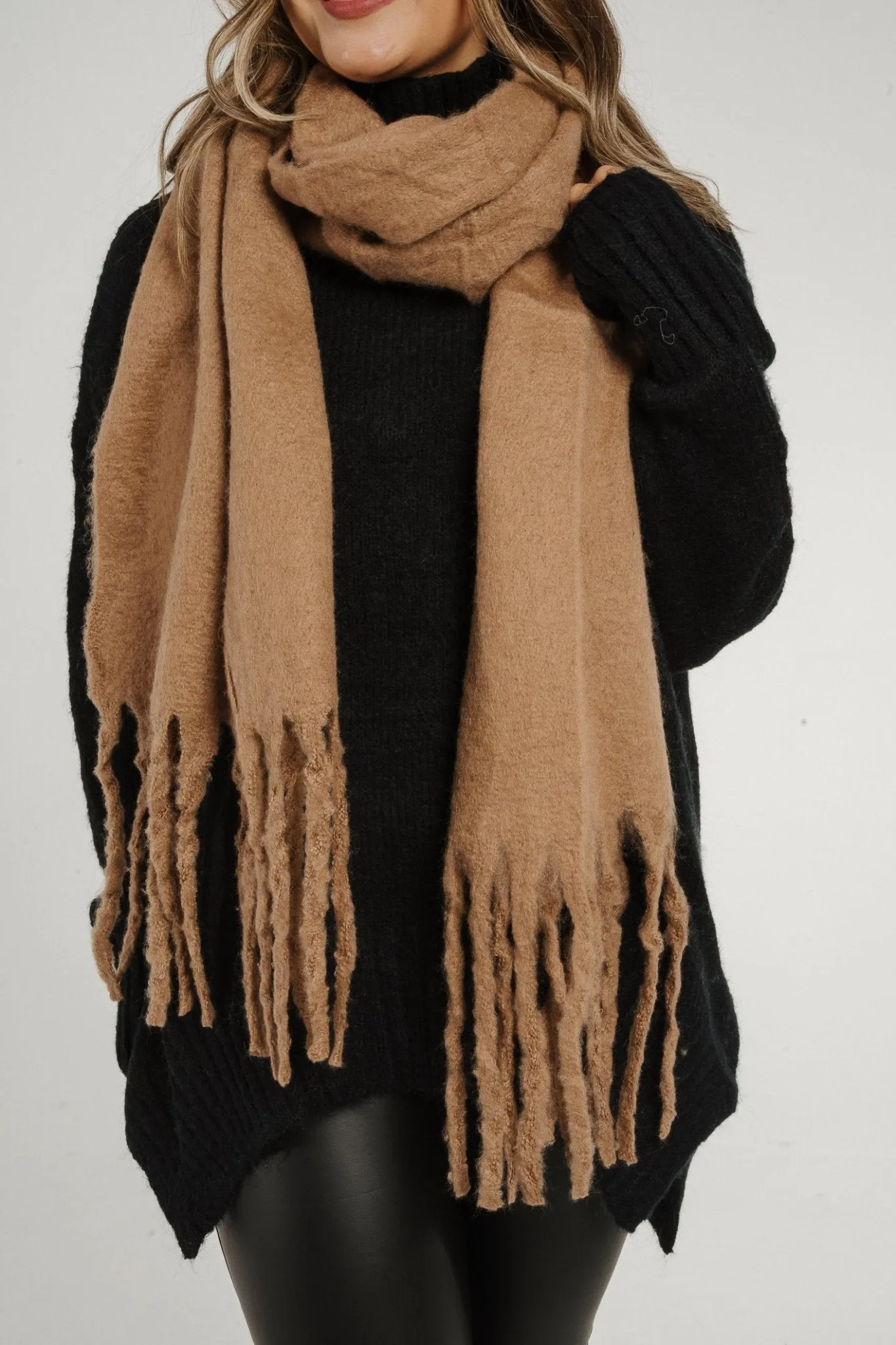 Amber Tassel Scarf In Camel