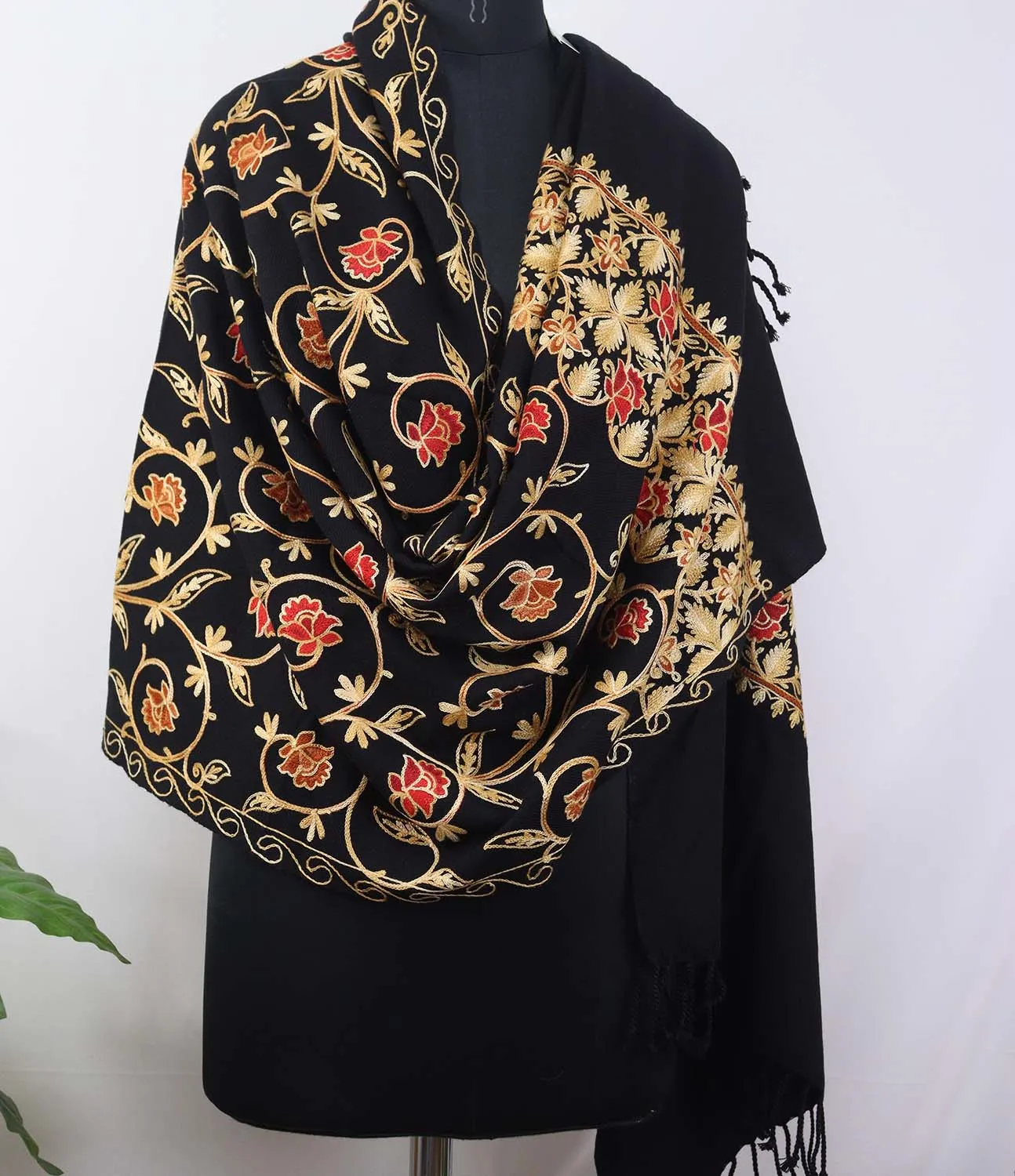 Black Embroidered Kashmiri Aari Work Woollen Stole