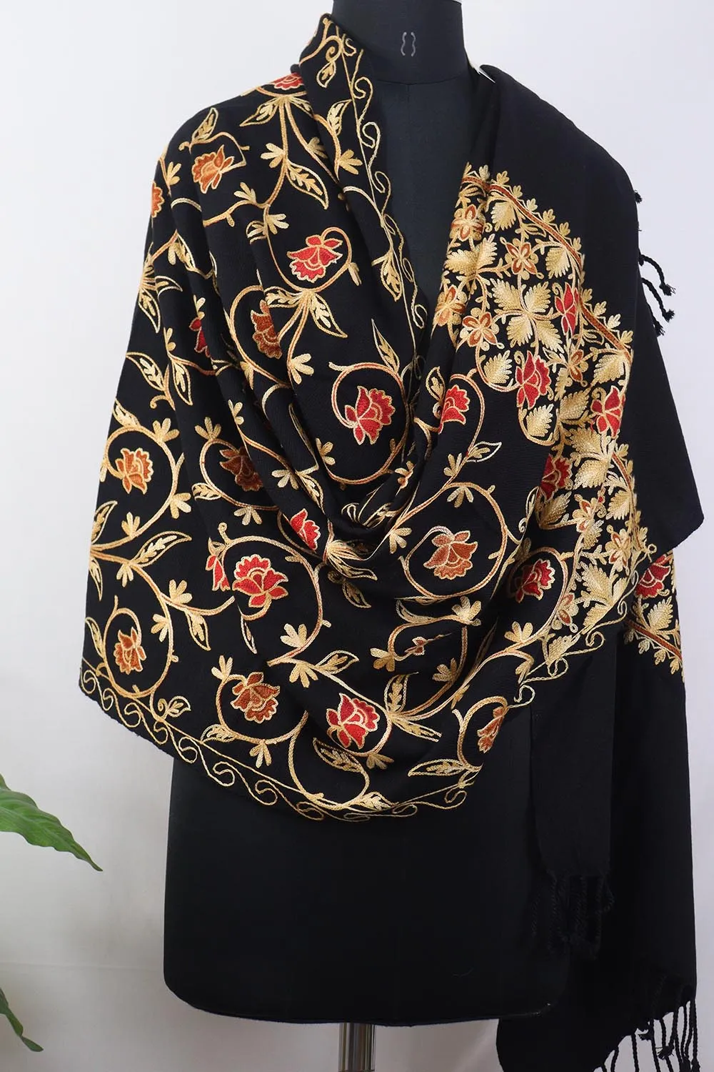 Black Embroidered Kashmiri Aari Work Woollen Stole